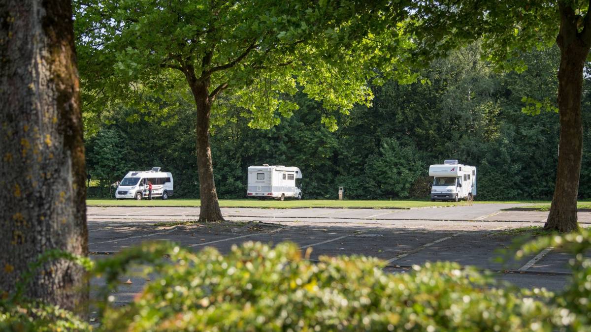 Büren: Wohnmobilstellplatz am Freibad